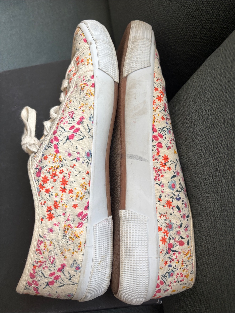 Old Navy Cream Canvas Floral Lace-Up Sneakers - Picture 4 of 5